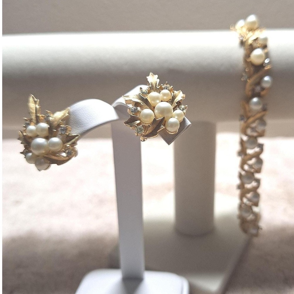 Vintage Trifari faux pearl bracelet earrings set clear rhinestones told tone